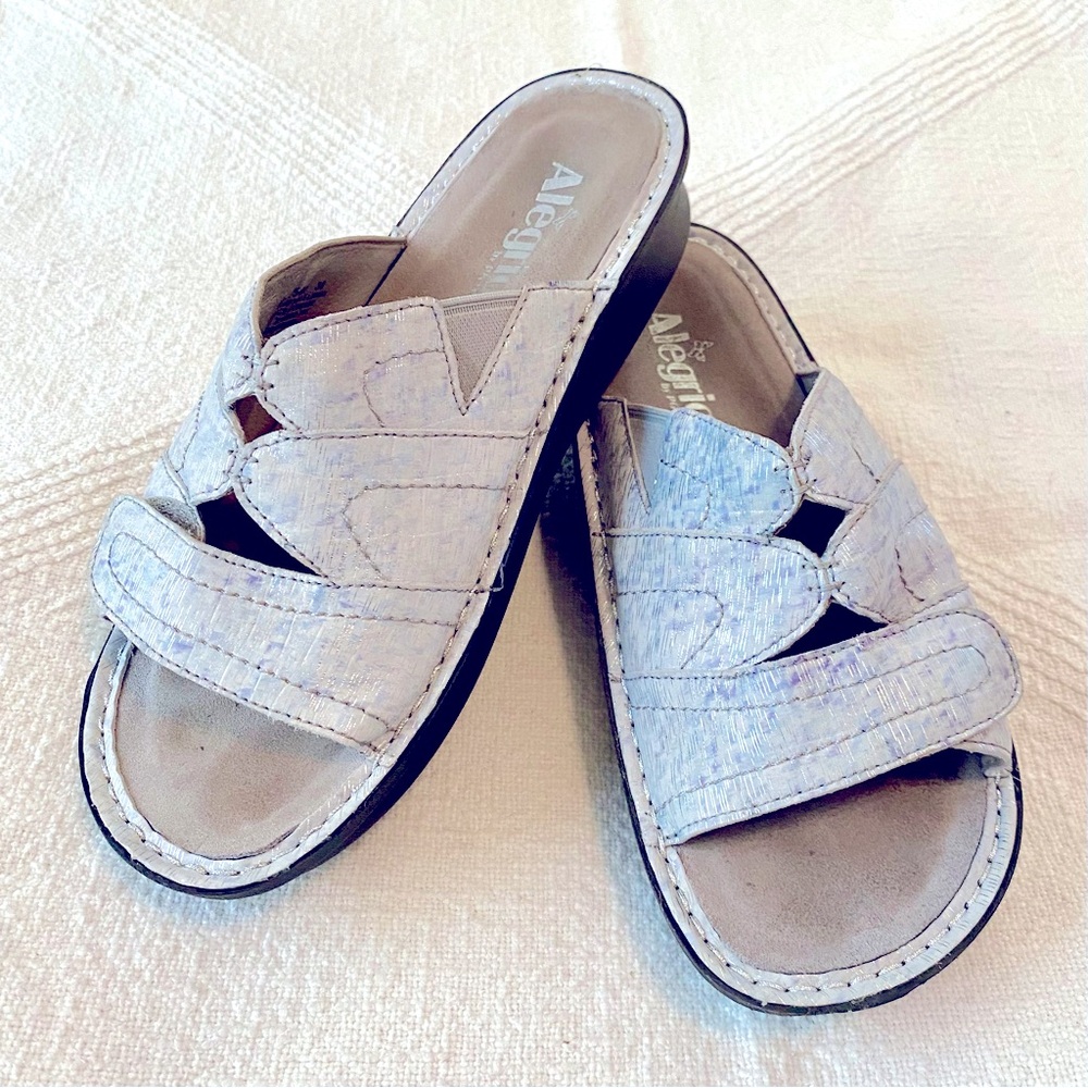 Alegria Sandals in Metallic Silver Blue Size 9 Adjustable Velcro